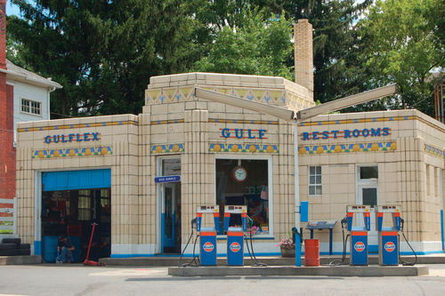 Dunkle’s art deco Gulf service station in Bedford, Pennsylvania, has been a family business for more than eight decades.